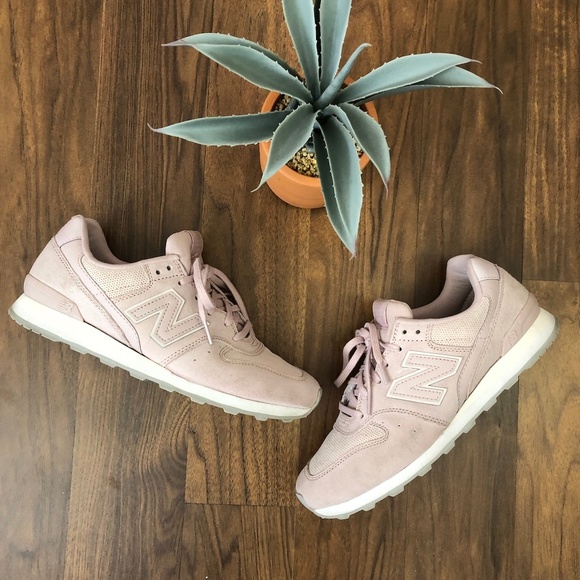 New Balance Shoes - New Balance 696 Pink Faded Rose Sneakers, size 8.5